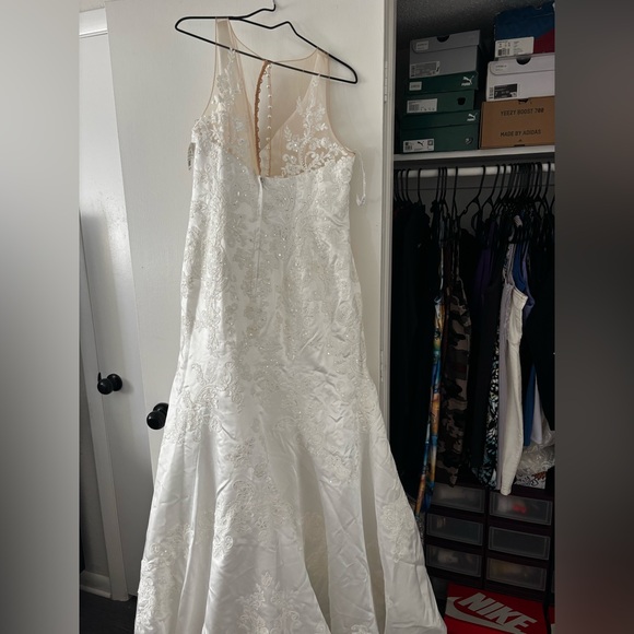 Oleg Cassini Wedding Dress| not a sample NWT - Picture 6 of 6
